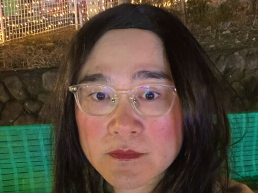 「びっくりした！」人気芸人、女装ショットが話題に！ 「伸びしろあるタイプ」「親近感を感じます」