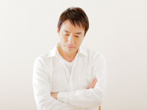 「親の邪魔が入って」42歳男性、年収250万円。“実家に入れているお金よりも”重大な悩みの種とは？