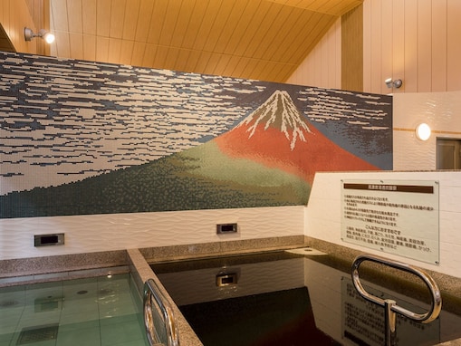 【神奈川県の人気スーパー銭湯】「千年温泉」は大正ロマンがテーマのデザイナーズ施設。漆黒の天然温泉でリラックス
