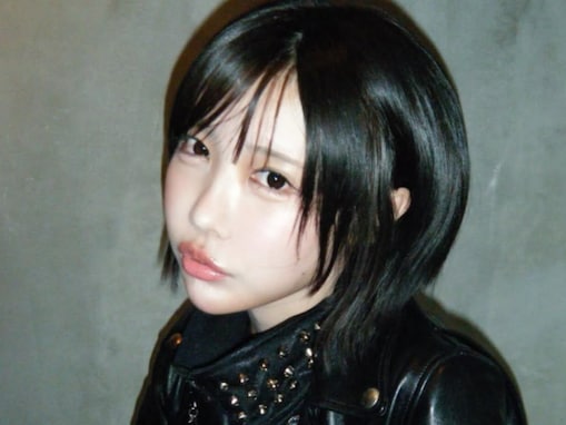 「最近の俺様」あの、美脚際立つ姿など多種多様なコーデ公開！ 今夜は『あのちゃんの電電電波』放送