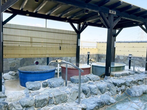 【大阪府の人気スーパー銭湯】「泉の湯」は種類豊富なお風呂が充実。開放感あふれる露天風呂でリラックス