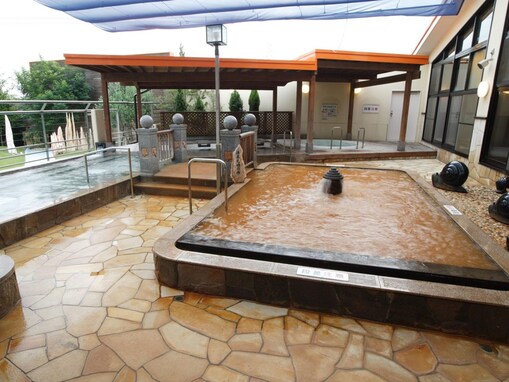 【大阪府の人気スーパー銭湯・温泉】「天然温泉 スパリフレ」は濃厚な金泉でしっかり温まる。サウナも3種類と充実