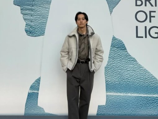 「スタイルもえげつない」松坂桃李、“初KK線ランウェイ”姿に「お顔ちっさぁ！」「スタイル神」絶賛の声