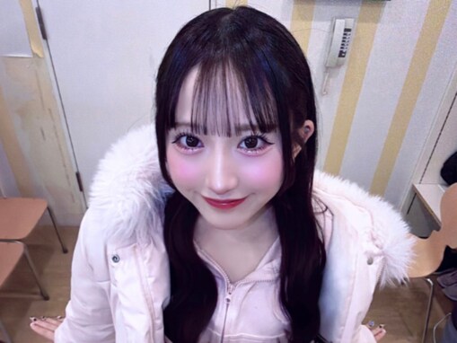 「同一人物なん？」人気アイドル、すっぴん公開に「AIの加工を超えてる笑」「これがメイクの魔法」の声