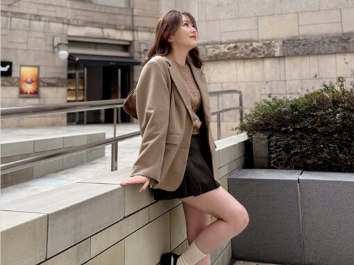 「今日も出してくよー」久間田琳加、超ミニ丈で圧巻の美脚を披露！ 「世界一の美脚」「どタイプすぎる」