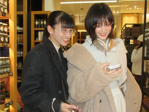 「ツーショ可愛い！」本田翼、フランスでPerfume・あ〜ちゃんとショッピング！ 「メガネやばっ」