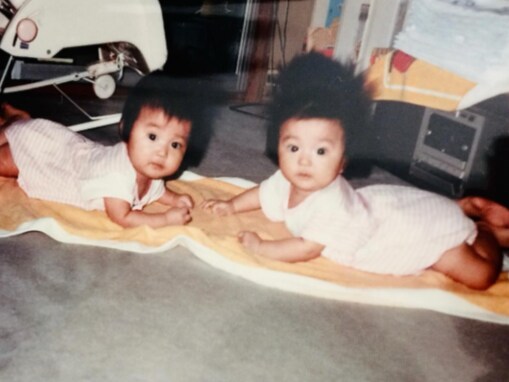 「40代に突入」三倉茉奈、妹・佳奈との幼少期ショット公開「マナカナさんが40代とは信じられません」