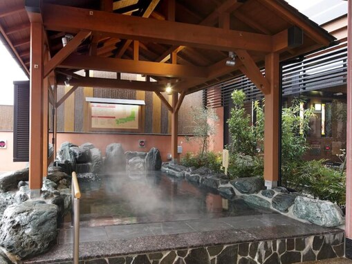 【愛知県の人気スーパー銭湯】「名東温泉 花しょうぶ」は極上のナノ水と多彩な岩盤浴が魅力の施設。名湯の再現風呂でリラックス
