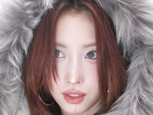 「下ってどうなってんの!?」TWICE・モモ、大胆衣装に反響！ 「ここまでとは…」「なんちゅう服や」