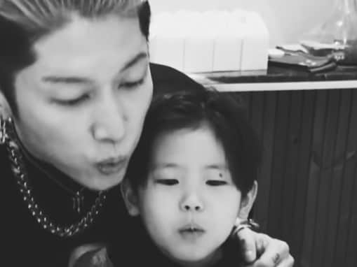 「もう5歳」MIYAVI、イケメン息子の顔出しショット公開！ 美人妻・melody.の姿も「子供の成長は早い」