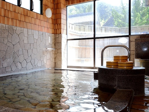 【兵庫県の人気スーパー銭湯】「兵庫の秘湯 黒川温泉 美人の湯」は大自然に囲まれた秘湯施設。アルカリ性単純温泉でリラックス