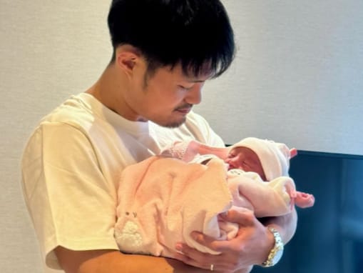 「めでたーい」キックボクサー、“子どもが生まれた”赤ちゃんを抱く姿披露「自分の人生まで手放す必要はない」