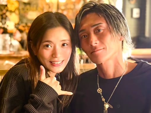 「いつまでも美男美女」イケメン競艇選手、美人妻との顔出しショットに「そっくり！」「ずっと若い」の声