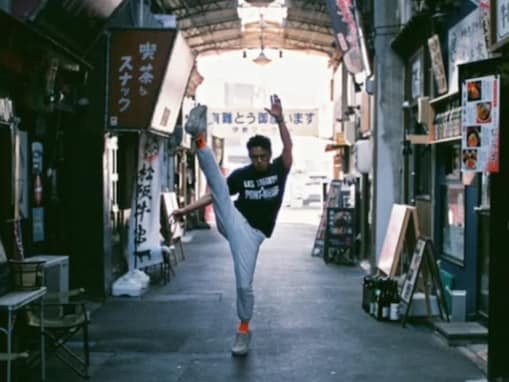 井ノ原快彦の開脚に「バレエダンサーみたい」と驚きの声！ 「これは今すぐミュージカルやらないと」