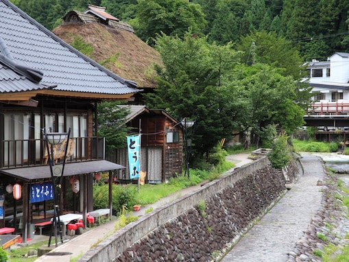 【栃木県】「秘湯らしい雰囲気」雪の“かまくら祭”でも有名な「湯西川温泉」の魅力とは？