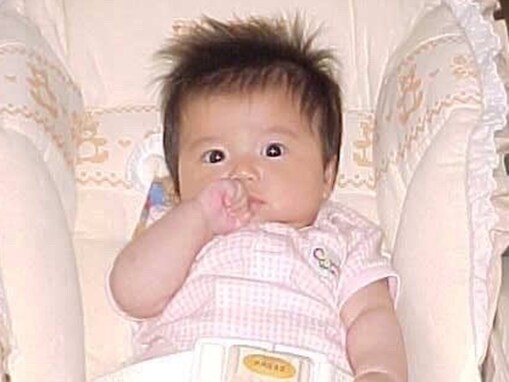 「この写真はだれ？」橋本環奈、上白石萌歌の誕生日に赤ちゃんの写真を投稿！ 「面影あって可愛すぎる…」