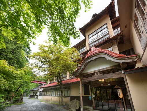 【岩手県の人気ホテル】「鉛温泉 藤三旅館」は日本一深い自噴岩風呂が楽しめる歴史ある宿