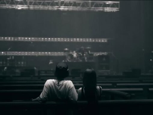 山本舞香、活動休止発表の夫・Hiroとのツーショットを公開。ライブ会場での寄り添い姿に反響