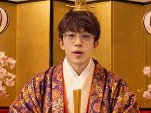 「うわまじ神だわ」人気YouTuber、ひな人形のお内裏様に変身「どうしてこうなった？」「イケメンで草」