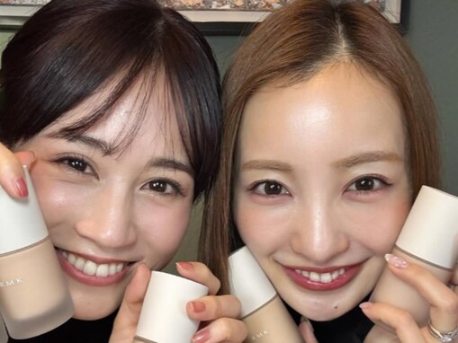 「令和美女なのすごい」板野友美＆前田敦子、仲良しショットに反響！ 「世界一レベチで超かわいい」