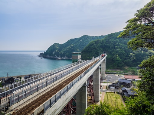 【兵庫県】海岸線の絶景とカニを堪能。兵庫県北部の温泉地「香住温泉郷」の魅力とは？