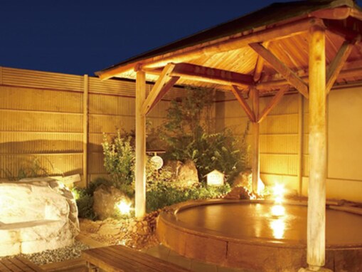 【大阪府の人気スーパー銭湯】「風の湯 河内長野店」は天然温泉の露天風呂でリラックスできる施設