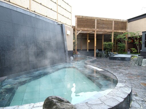 【神奈川県の人気スーパー銭湯】「すすき野 湯けむりの里」は家族で楽しめる天然温泉施設。14種類の豊富な湯船でリラックス