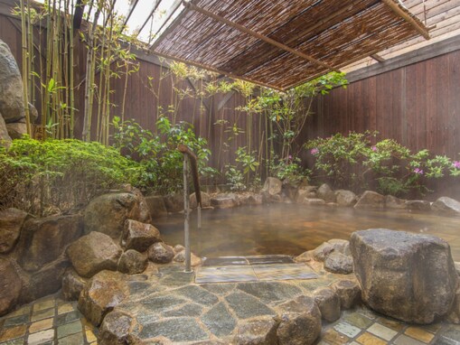 【兵庫県の人気スーパー銭湯】「鳴尾浜温泉 熊野の郷」は本格リゾートの雰囲気が楽しめる施設。和風・バリ風の天然温泉でリラックス