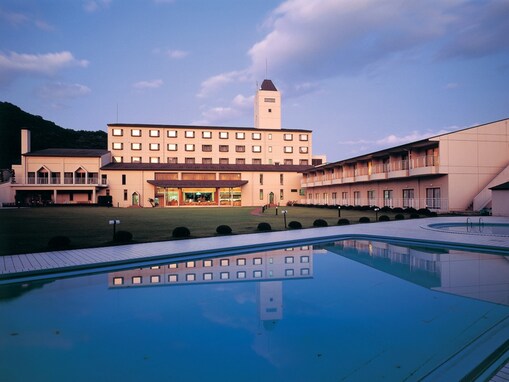 【楽天トラベルスーパーSALE】「秋保温泉 秋保リゾートホテルクレセント」が今だけ特別価格に！ 四季の森を望む大浴場と広々客室で自然に包まれる休日【3月9日】