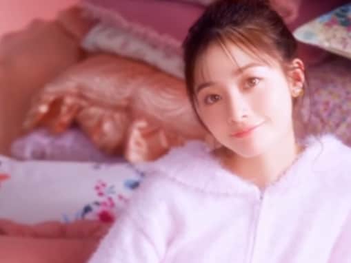 「同じ時代に生まれて良かった」橋本環奈、美脚際立つルームウエア姿を披露「オチを期待してしまうw」