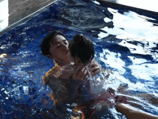 「しっかり親孝行してる」藤森慎吾、親子3世代で沖縄旅行！ 娘との2ショットに「大きくなりましたね」の声