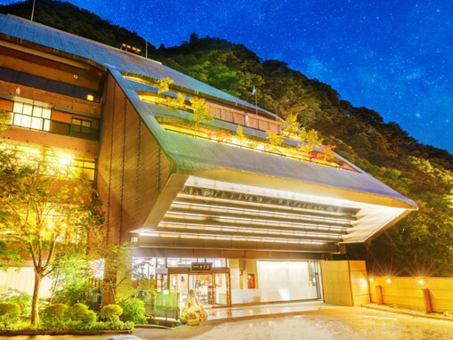 【楽天トラベルスーパーSALE】「会津東山温泉 今昔亭」が今だけ特別価格に！お部屋で展望風呂や露天風呂を楽しめる【3月10日】