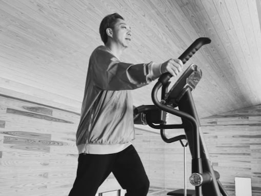 「自宅ですか？」EXILE・USA、トレーニング姿を公開！ 「ハードなトレーニングが必須なのですね」