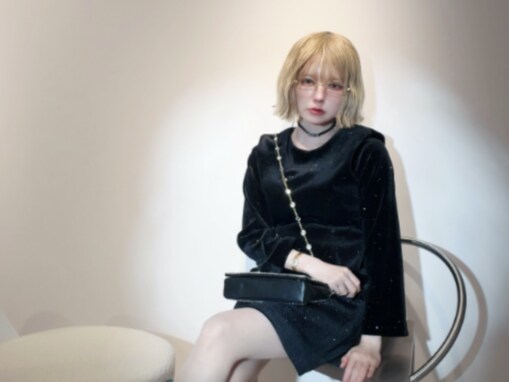 益若つばさ、絶対領域際立つパーティーコーデ披露も「人見知りすぎてすぐ帰ってしまった」吐露。「ぐぬぬ」