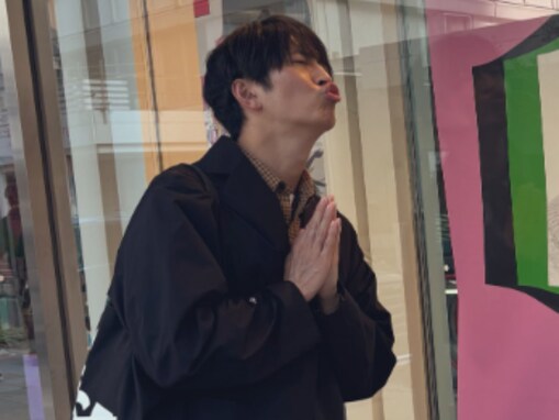 「すごい強火佐久間担がいる……」イケメンアナ、Snow Man推し活ショットに反響！ 「乙女じゃんwww」