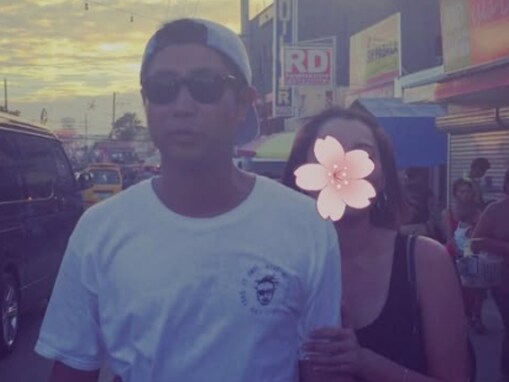 「ラブラブすぎてびっくり」パンサー尾形の妻、結婚記念日に過去の夫婦ショット公開「すっかりおじさんおばさんに」