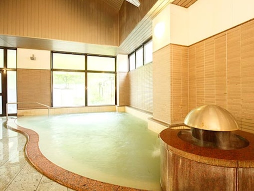 【岩手県の人気日帰り温泉】「橋場温泉 新はしばの湯」は道の駅に併設された源泉かけ流し施設。美肌の湯と雫石牛グルメを堪能