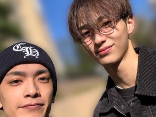 「カフェデート感満載」高橋恭平＆野村康太、ラブラブ“おさんぽ”ショットに反響「2枚目の顔えぐい笑」