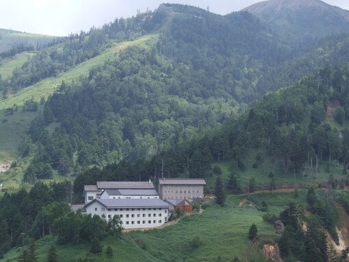 【楽天トラベル売れ筋1位】「万座温泉 万座ホテルジュラク」は満天の星空と白濁の源泉かけ流し温泉を楽しむ宿【3月20日】