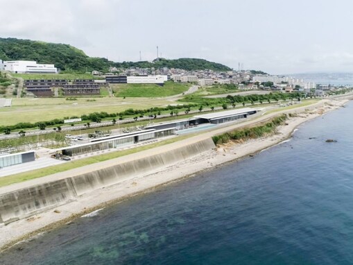 【兵庫県の人気日帰り温泉】「アクアイグニス淡路島」は癒しと食がテーマの複合施設。絶景インフィニティ温泉でリラックス