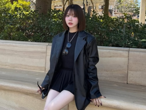 「スタイルほんと憧れ」人気モデル、ディズニーで美脚ショット公開「足綺麗すぎて」「スタイル良すぎ」