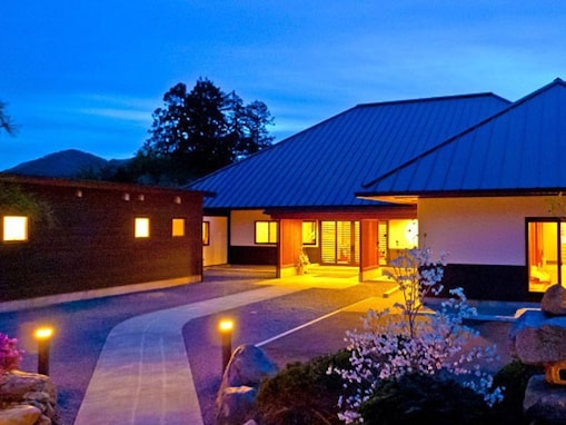 【楽天トラベル売れ筋1位】「座敷わらし伝説の宿 緑風荘」は座敷わらしの伝説が語り継がれる宿【3月20日】