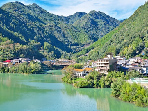 名湯百選の中で、好き＆行ってみたい「近畿地方の温泉」ランキング！2位「十津川温泉」、1位は？【2026年調査】