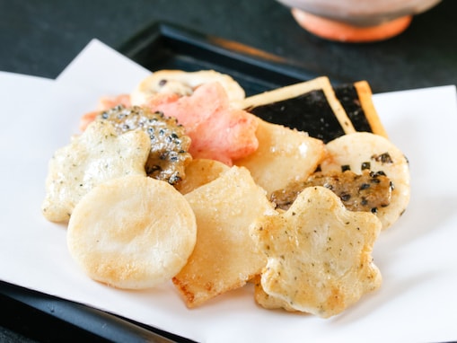 新年度のあいさつで贈りたい「群馬県のお土産」ランキング！ 2位「七福神あられ」を抑えた1位は？【2026年調査】