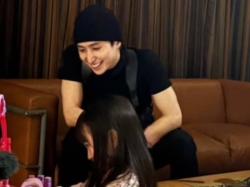 「あまりに可愛すぎて滅」佐久間大介、女の子との2ショットに「爆イケ散らかしてる」「惚れてまうやろ」反響