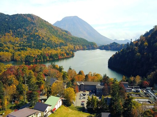 【栃木県の人気ホテル】「休暇村日光湯元」は源泉かけ流しの濃厚な硫黄泉が自慢