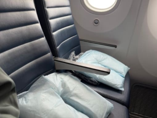 「カップルでしたー」二宮和也、飛行機での出来事に反響「まってエコノミーなの！？」「心配すぎる」