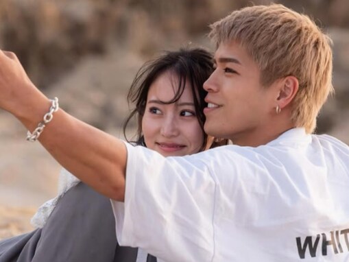 永尾まりや、キックボクサーのイケメンからキス受ける!? ビーチでのロマンティックなツーショットに反響