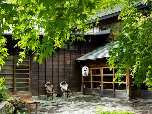【栃木県の人気ホテル】「日光・奥鬼怒温泉郷の山の宿 八丁の湯」は秘湯の開放感とぬくもりに癒やされる宿