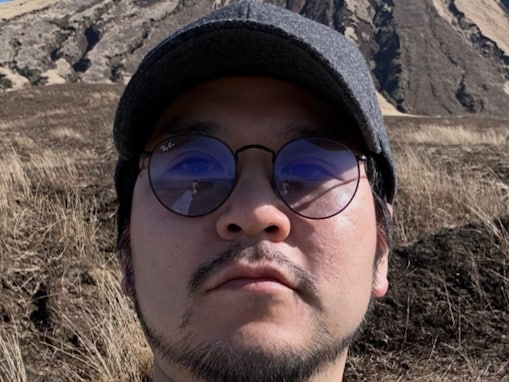 「痩せて圧倒的イケおじに…」人気漫画家、26kg痩せた姿に反響！「同一人物!?」「仰天チェンジ過ぎる」